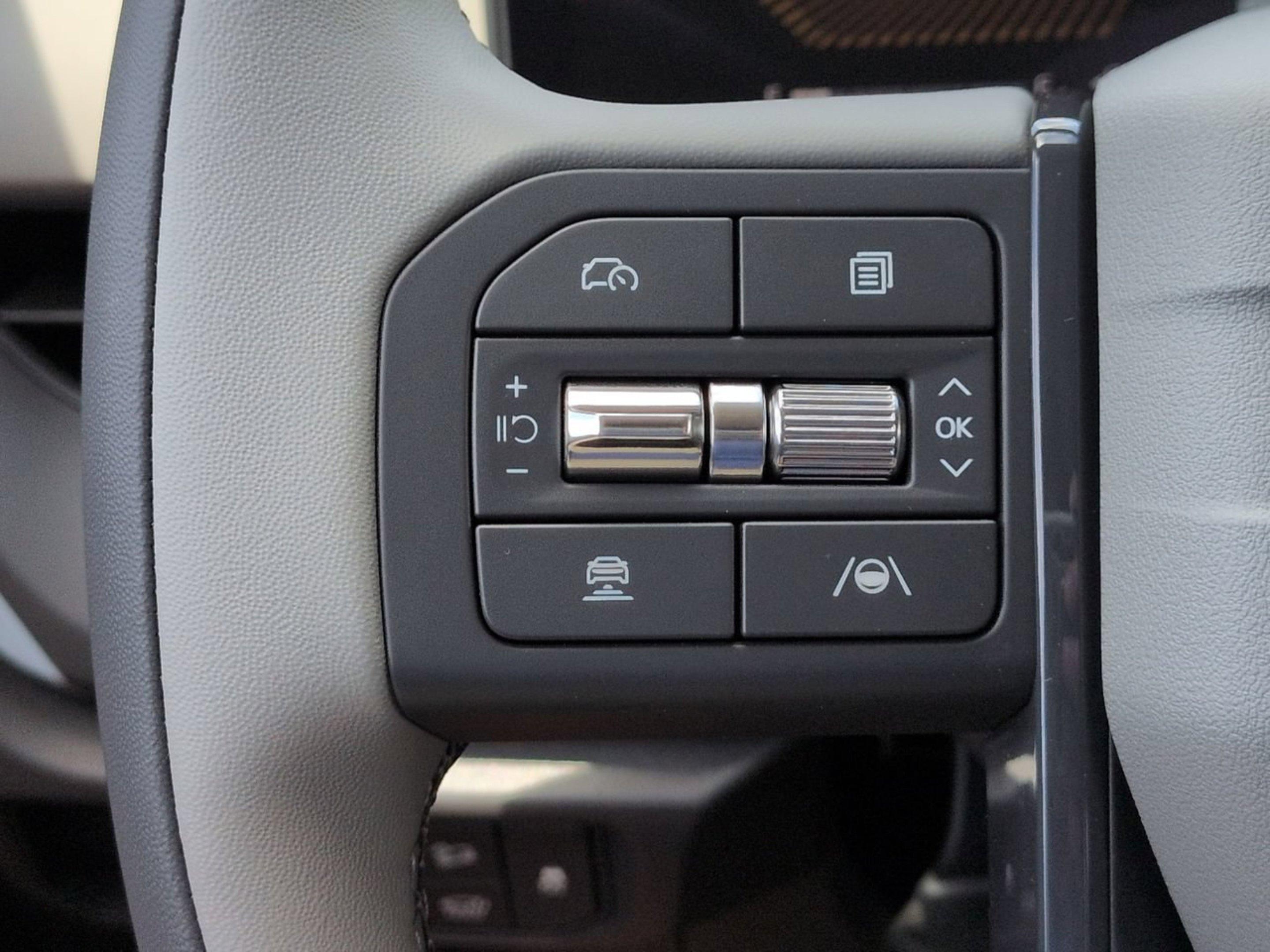 New 2027 Aurora Black Pearl Kia EX image 30