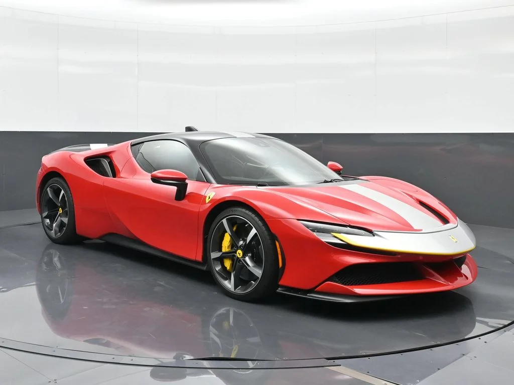 Used 2021  Ferrari Base image 4