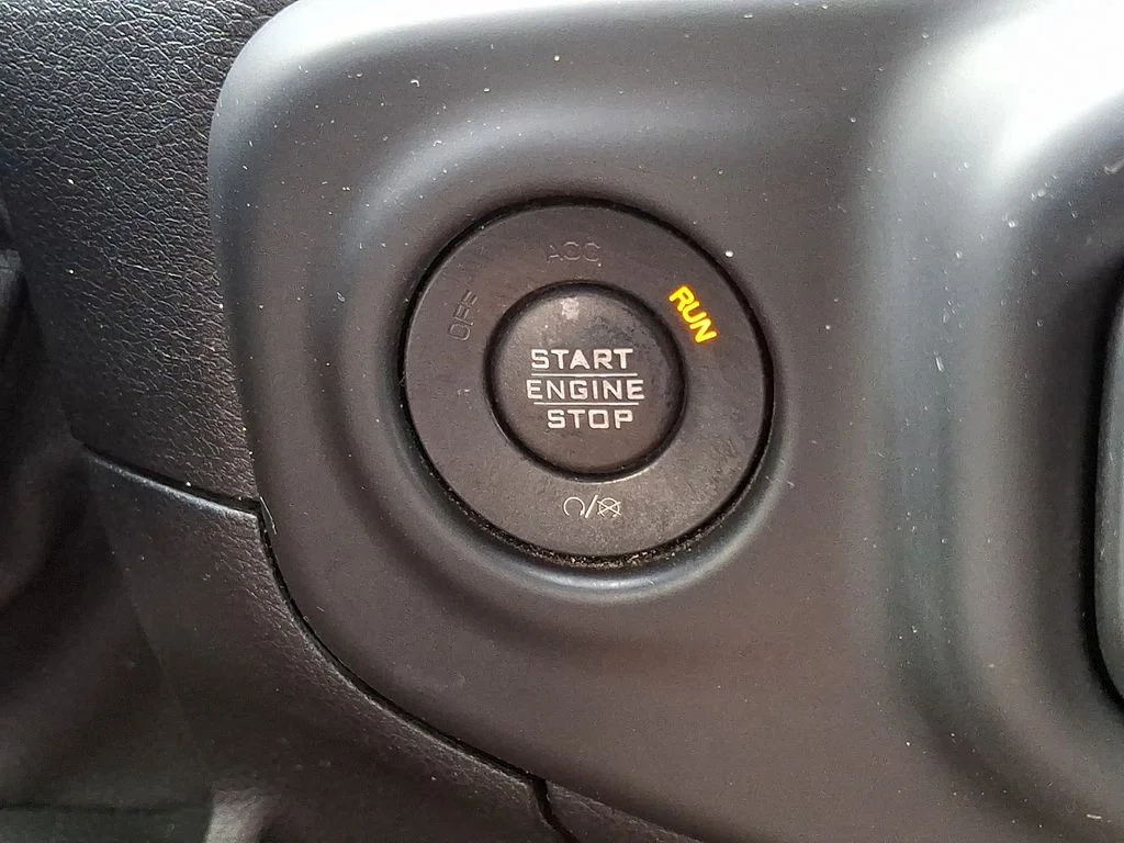 Used 2018 Granite Crystal Clearcoat Metallic Jeep Unlimited Rubicon image 24
