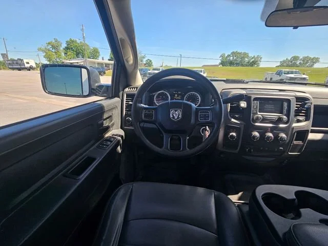 Used 2017  Ram Tradesman image 13