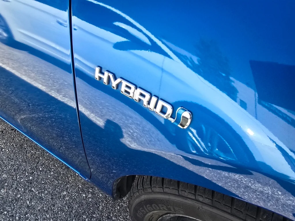 Used 2013 Blue Streak Metallic Toyota One image 17