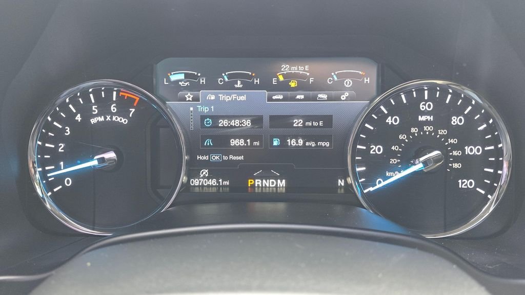Used 2019 Black Metallic Ford Platinum image 30