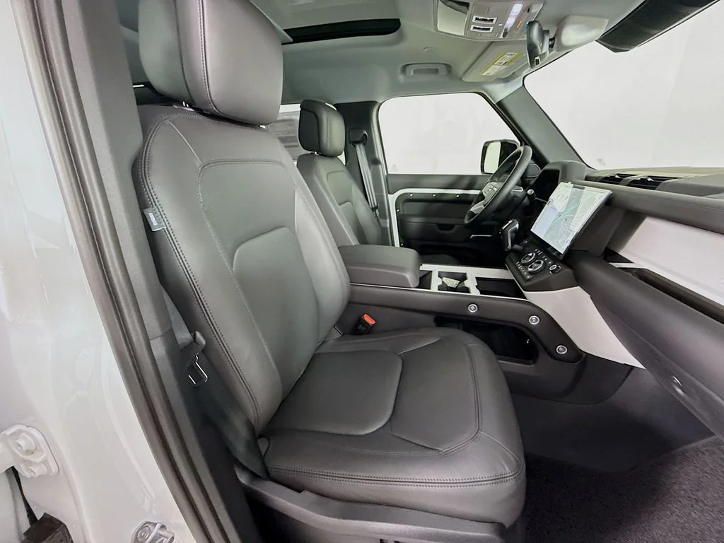 New 2026 Fuji White Land Rover S image 30