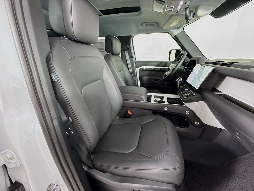 New 2026 Fuji White Land Rover S image 30