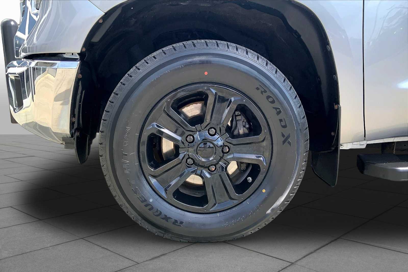 Used 2019 Silver Sky Metallic Toyota SR5 image 20