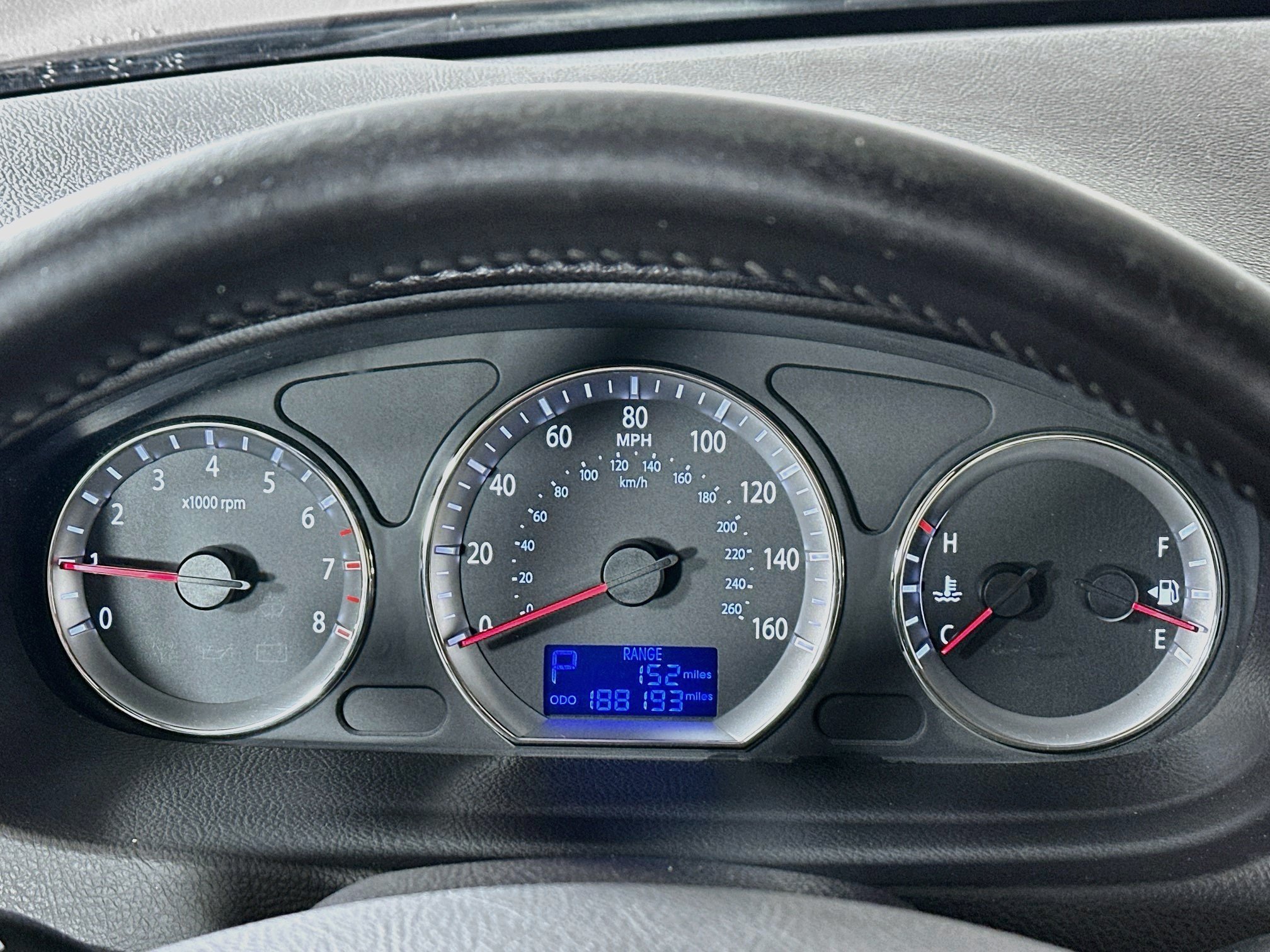 Used 2009 Dark Cherry Red Hyundai Limited image 13