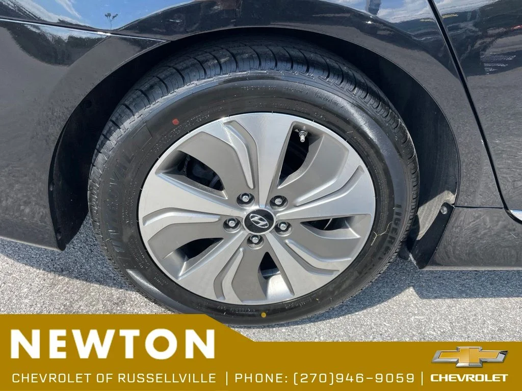 Used 2014 Black Onyx Pearl Hyundai Limited image 45