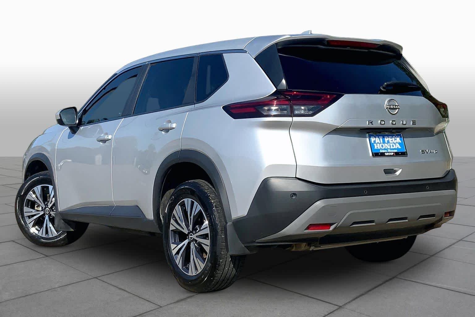 Used 2023 Brilliant Silver Metallic Nissan SV image 12