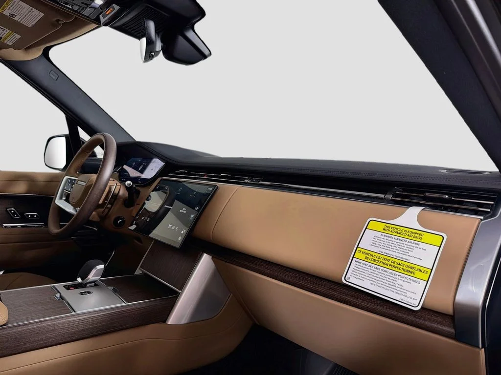 New 2026 Santorini Black Land Rover SE image 31