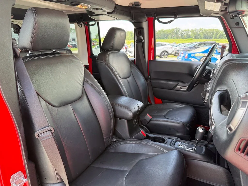 Used 2018 Red Jeep Unlimited Sahara image 25