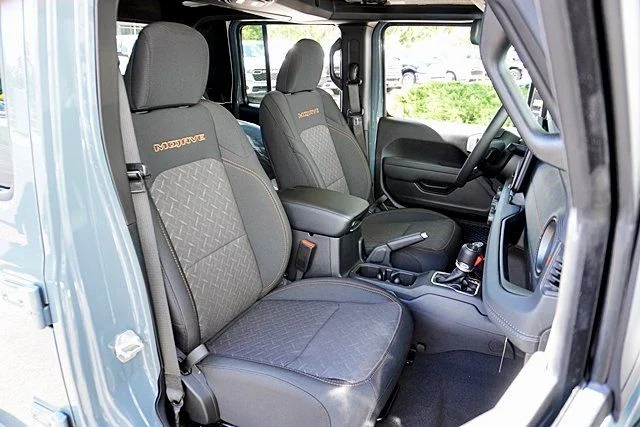 New 2026 Anvil Clear-Coat Exterior Paint Jeep Mojave image 20