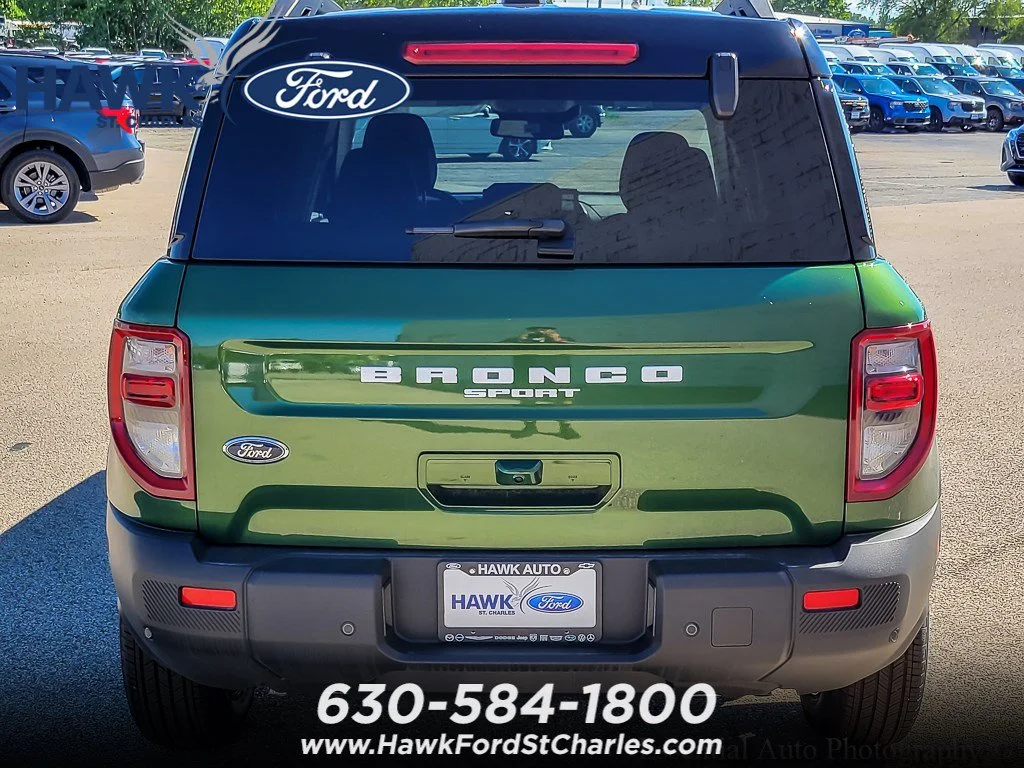 New 2025 Eruption Green Metallic Ford Outer Banks® image 12