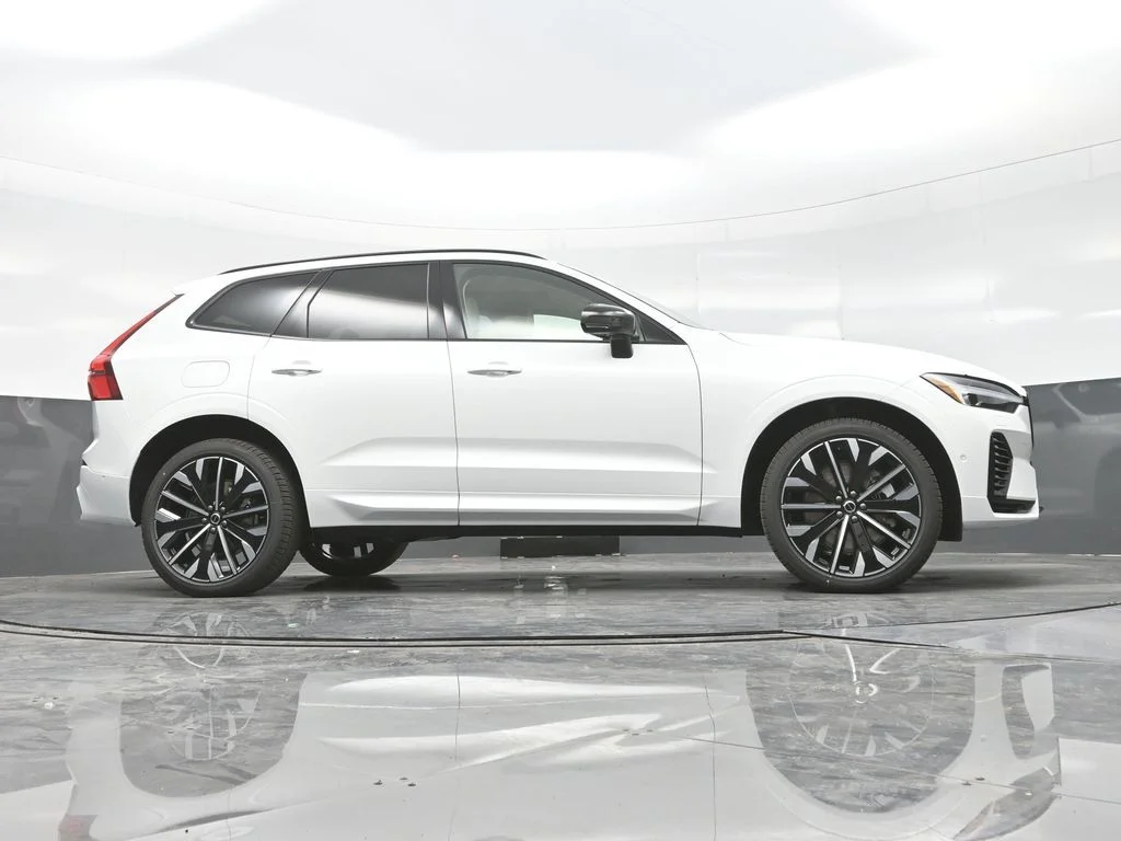 New 2026 White Volvo T8 Ultra image 44