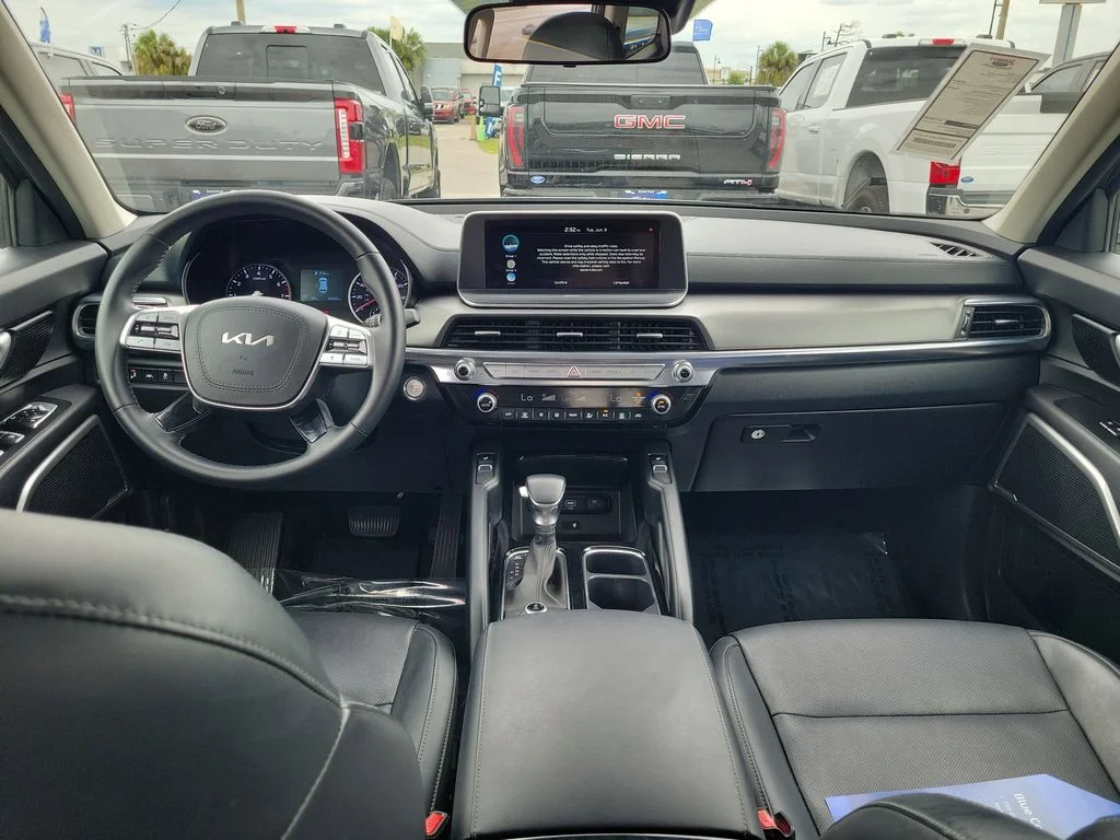Certified Used 2022 Gray Kia S image 22
