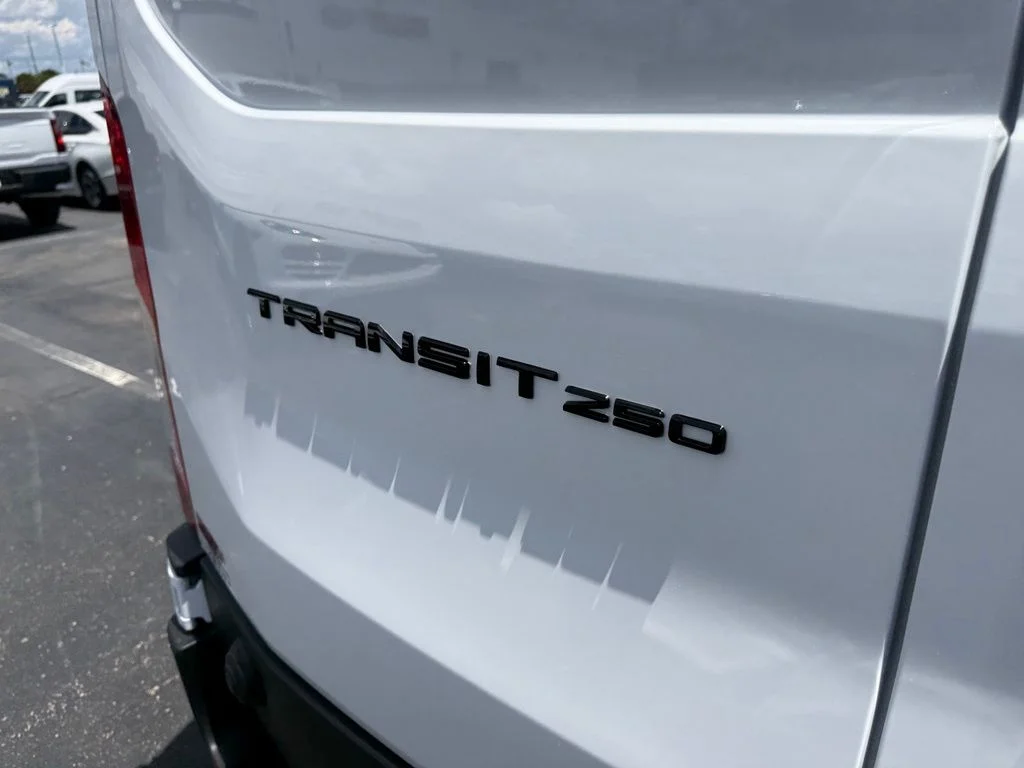 New 2026 Oxford White Ford Cargo Van image 31
