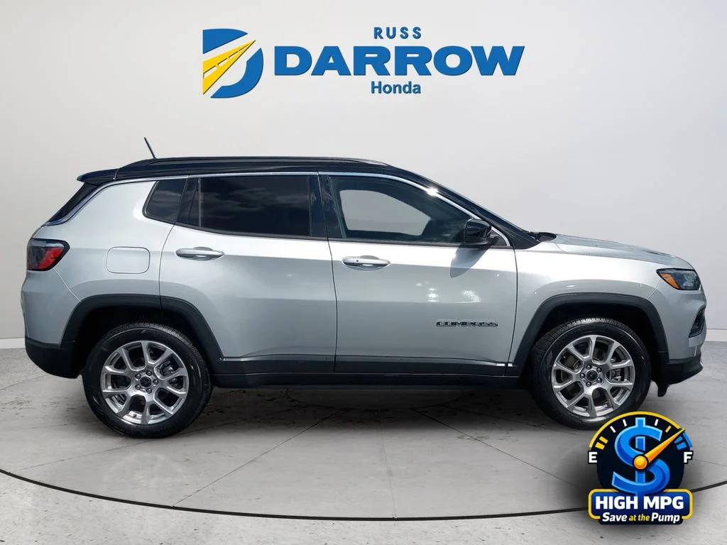 Used 2025 Silver Jeep Limited image 6