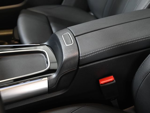 Used 2025  Mercedes-Benz GLA 250 image 25