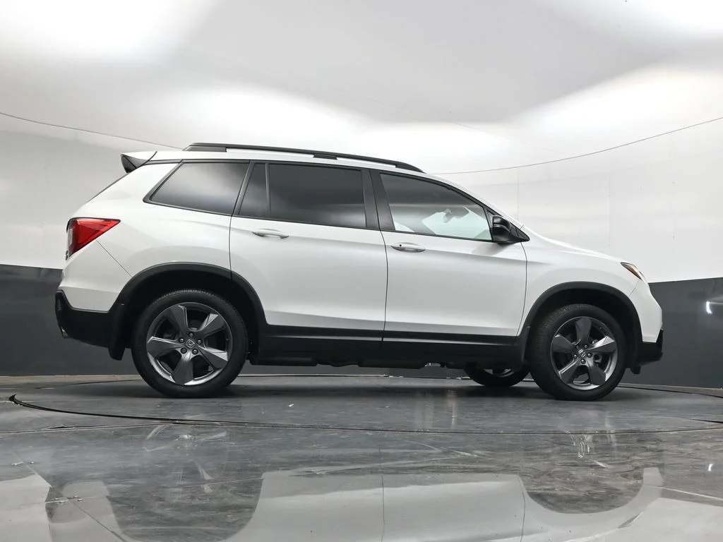 Used 2020 Platinum White Pearl Honda Touring image 48