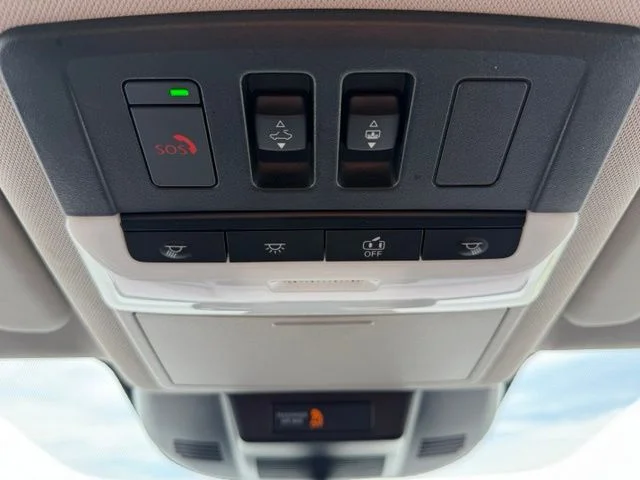 Used 2023 Pearl White Nissan Platinum image 31