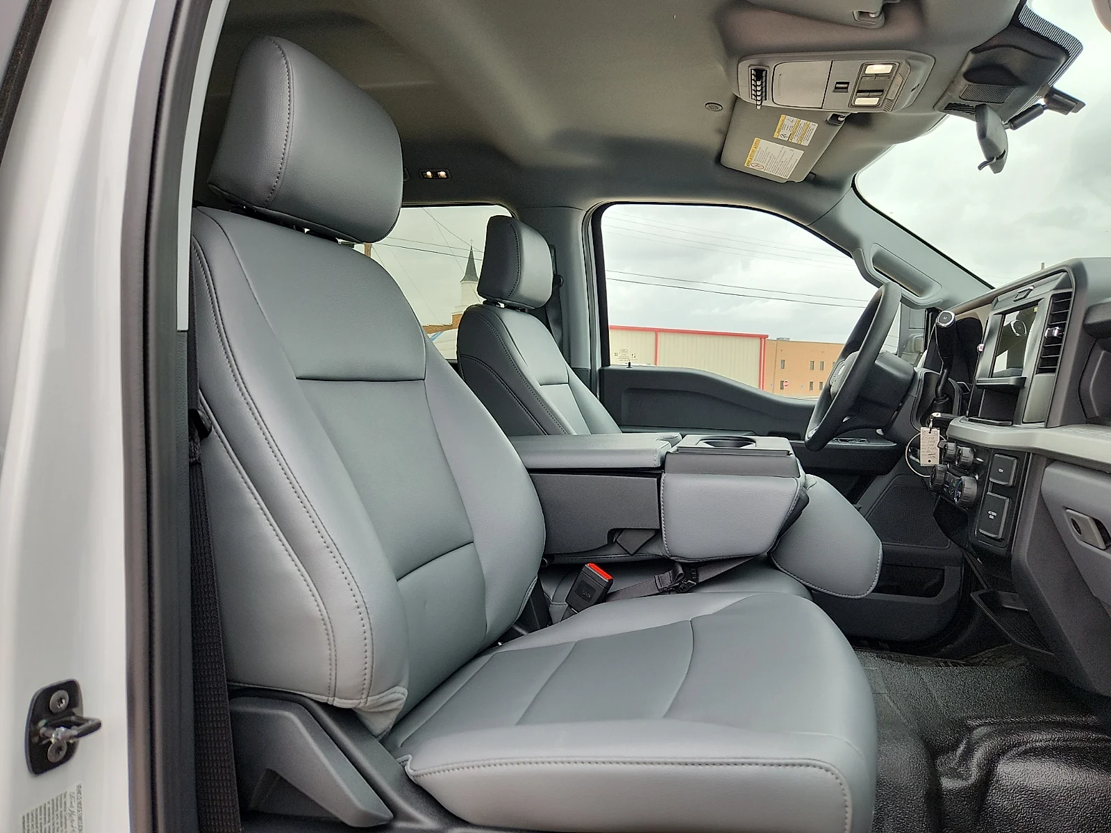 New 2026 Oxford White Ford XL image 20