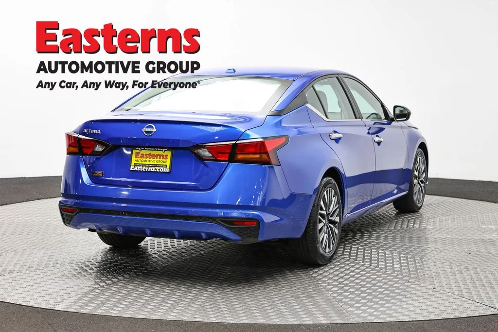 Used 2025 Blue Nissan 2.5 SV image 5