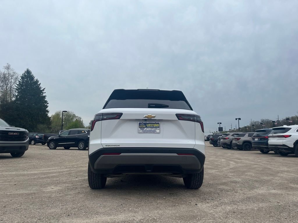 Used 2025 Summit White Chevrolet LT image 9