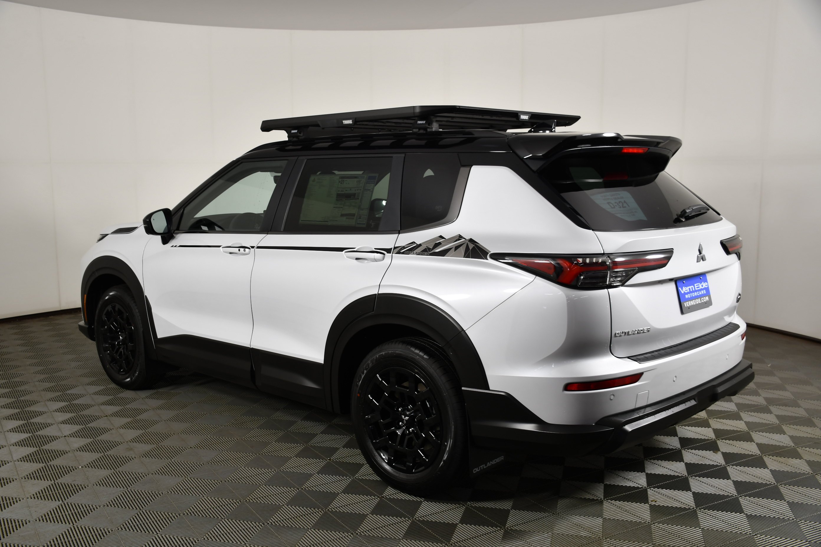 New 2026 White Diamond/Black Roof Mitsubishi TRAIL EDITION S-AWC image 8