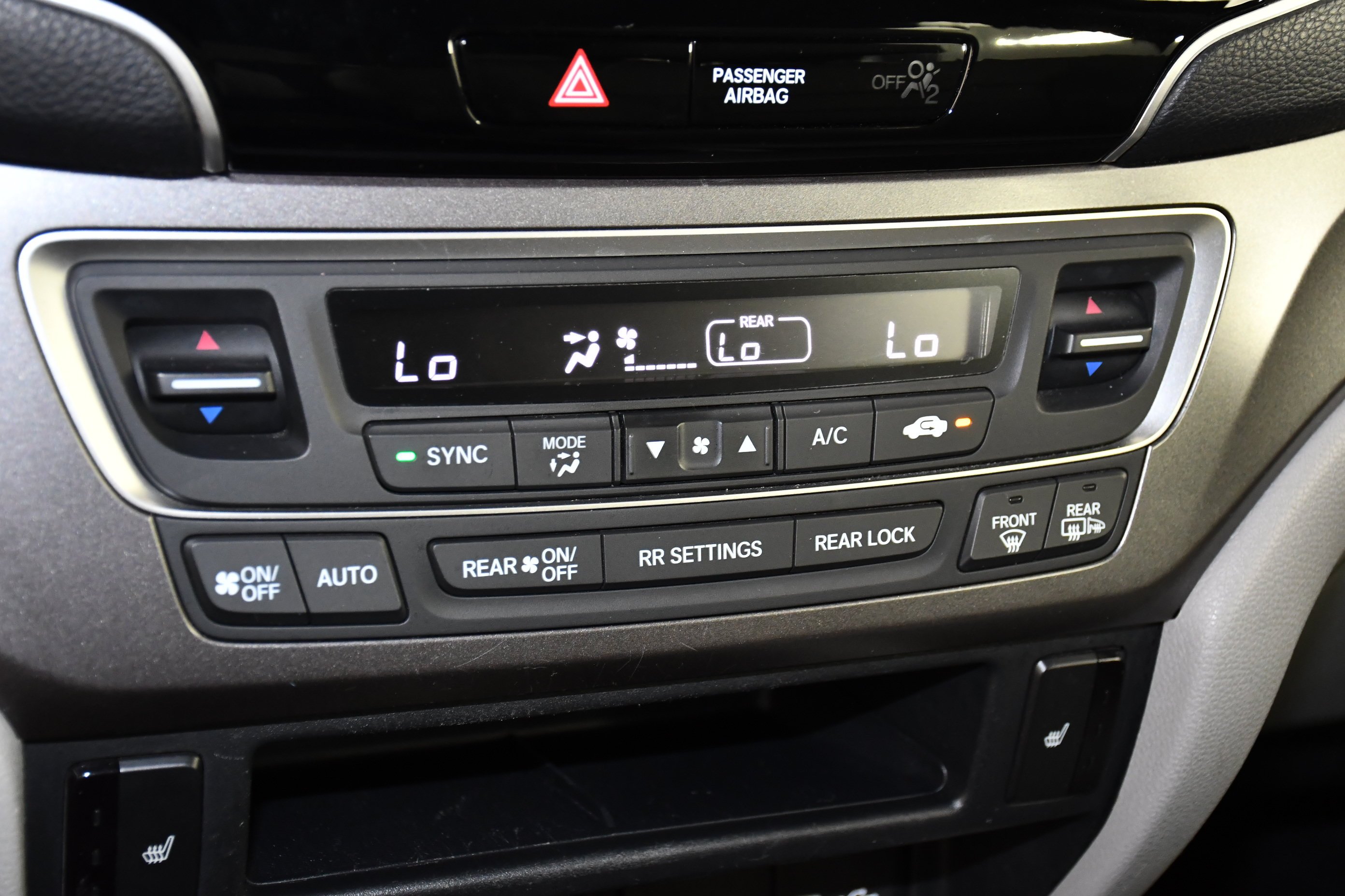 Used 2020 Lunar Silver Metallic Honda EX-L image 28