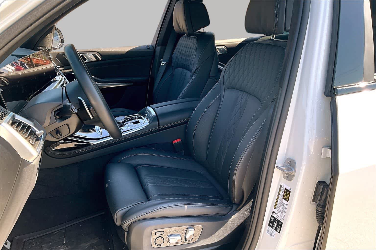 Pre-Owned 2025 BMW X7 M60i