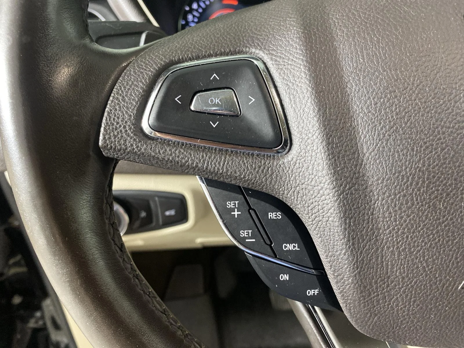 Used 2019 Infinite Black Metallic Lincoln Select image 15