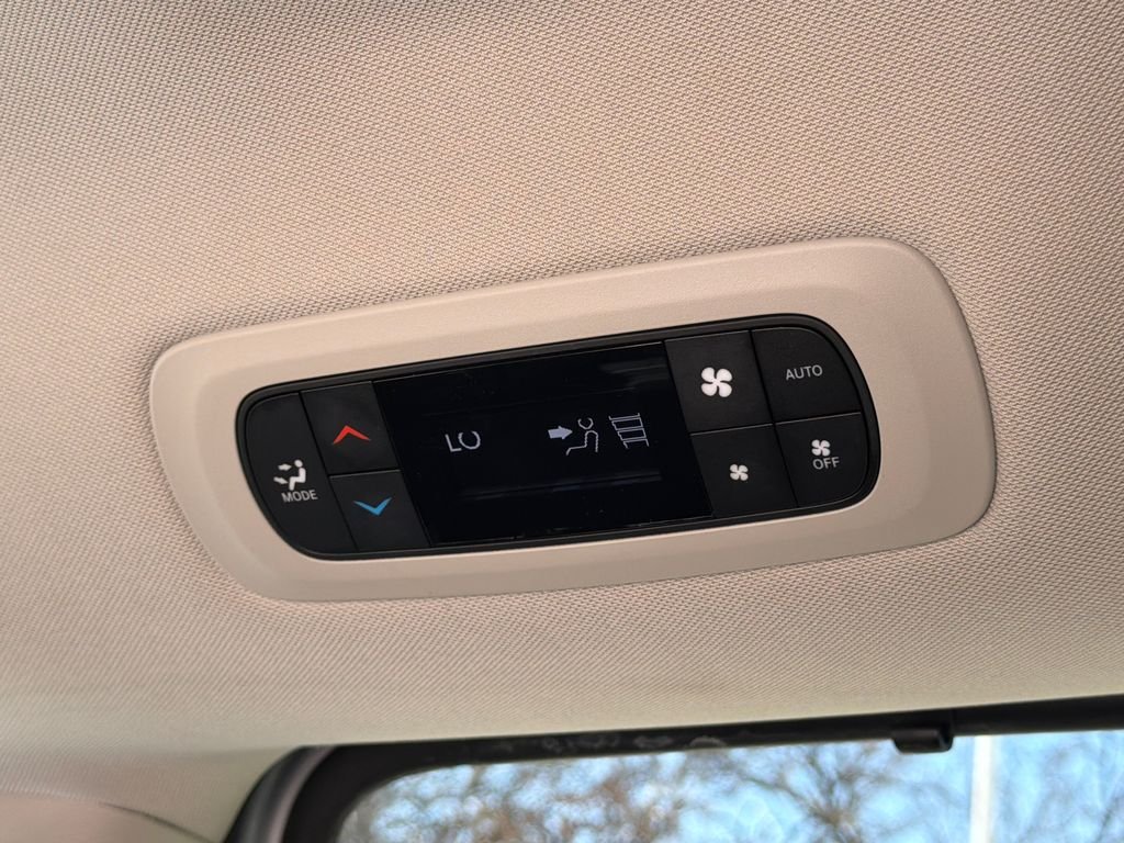 Used 2024 Silver Chrysler Touring L image 17