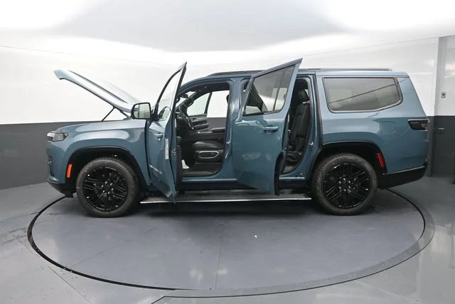 New 2026 Steel Blue Exterior Paint Jeep Limited Reserve image 33