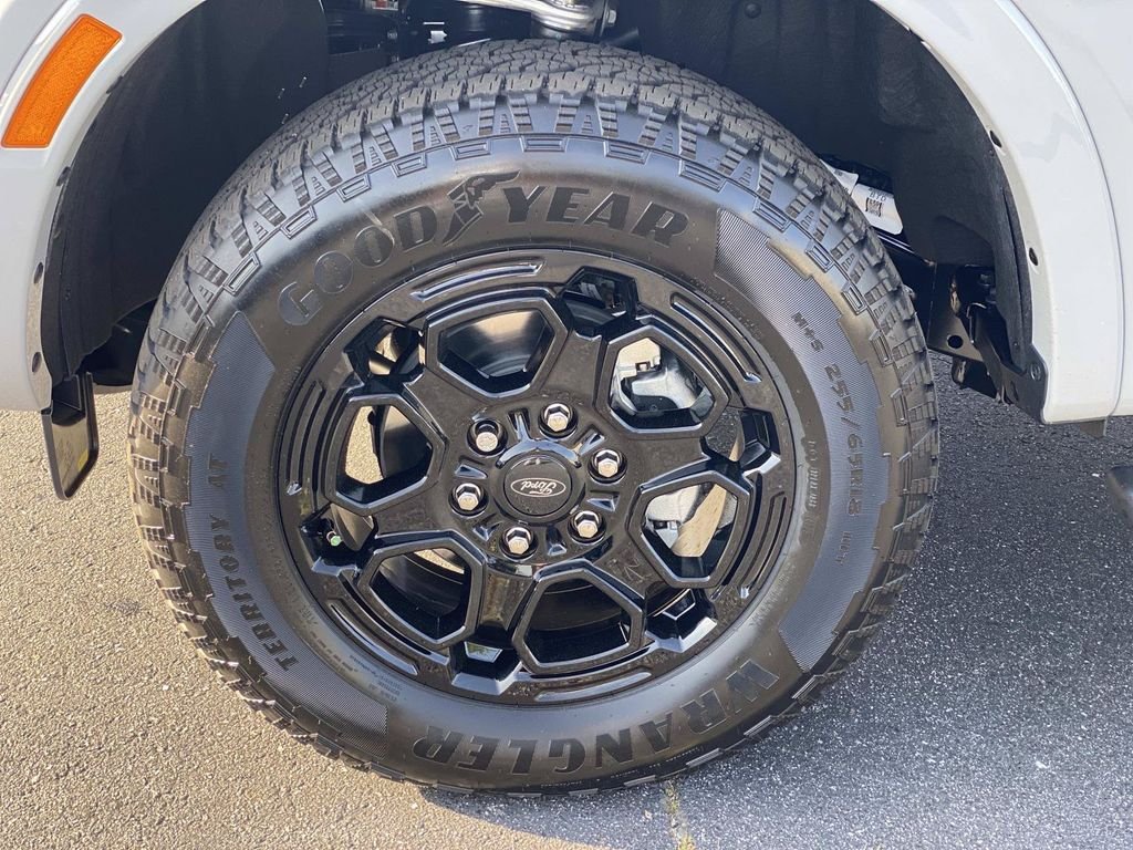 New 2026 Avalanche Ford Lariat® image 7