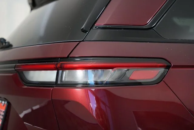 New 2025 Velvet Red Pearl-Coat Exterior Paint Jeep Altitude X image 37