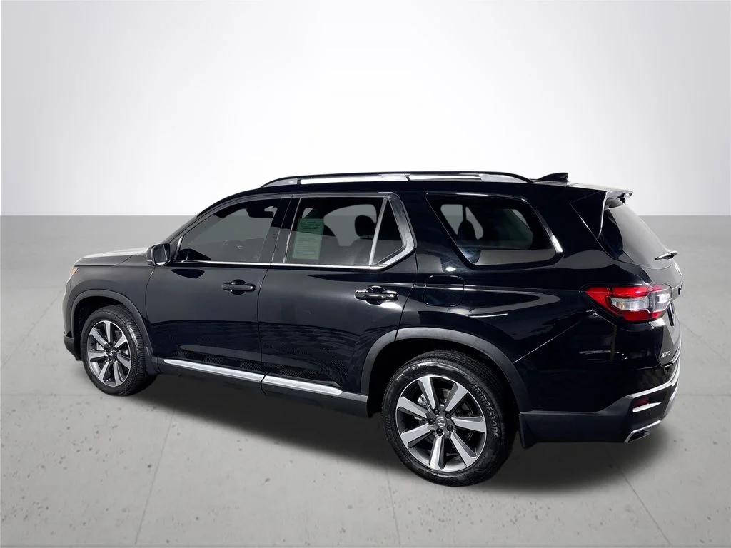 Used 2024 Black Honda Touring image 8