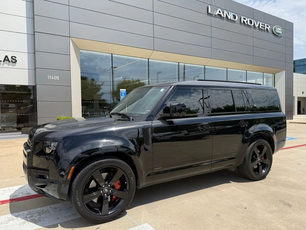 2024 Land Rover Defender 130 X P400's photo