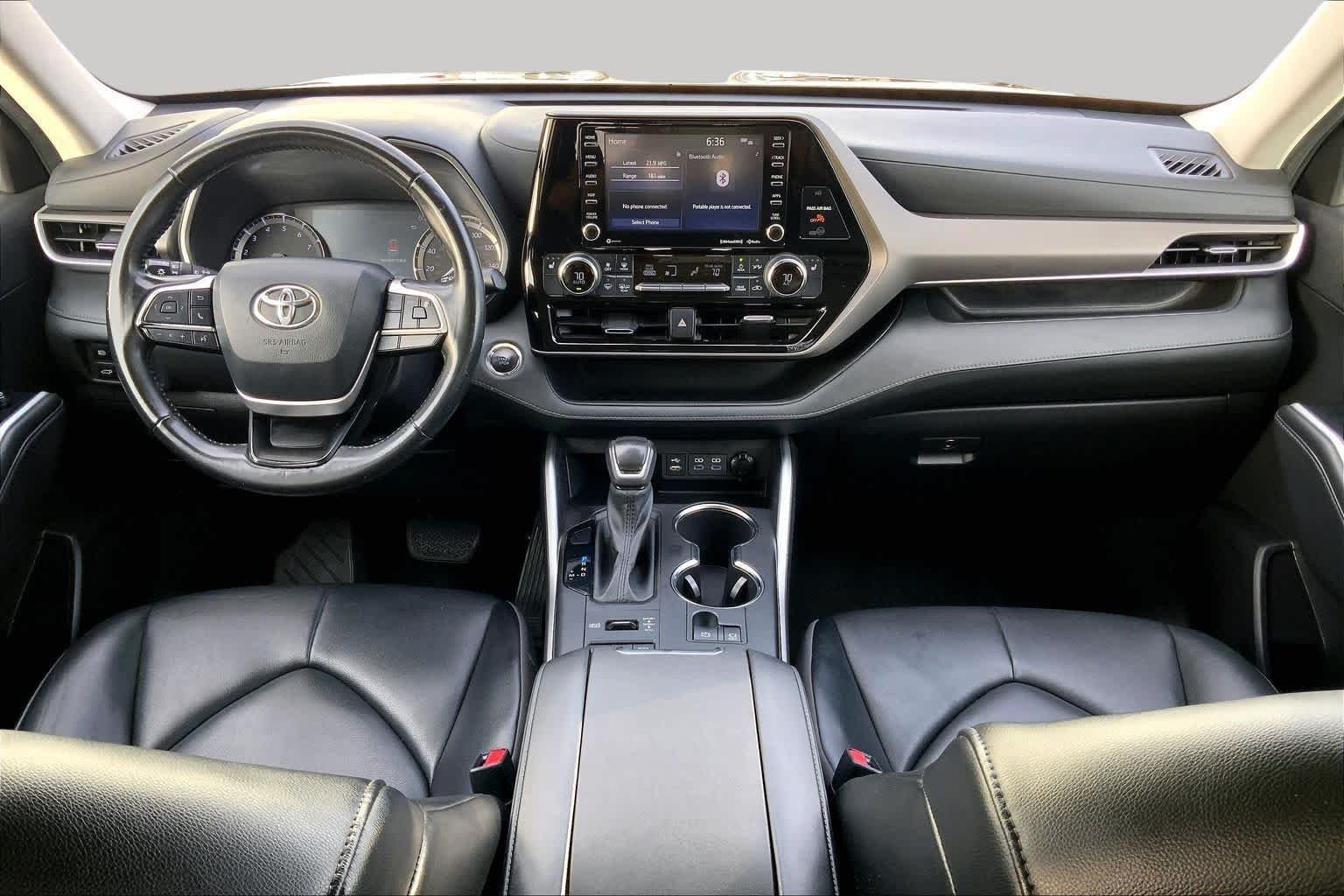 Used 2022 Midnight Black Metallic Toyota XLE image 14