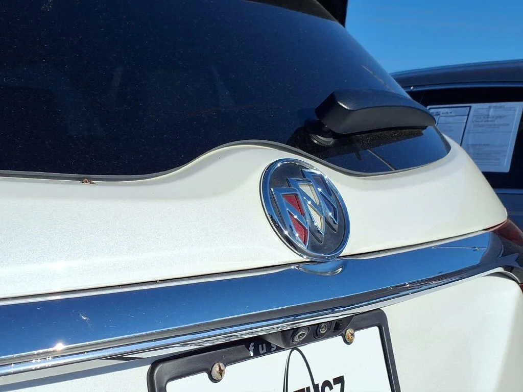 Used 2020 White Frost Tricoat Buick Avenir image 25