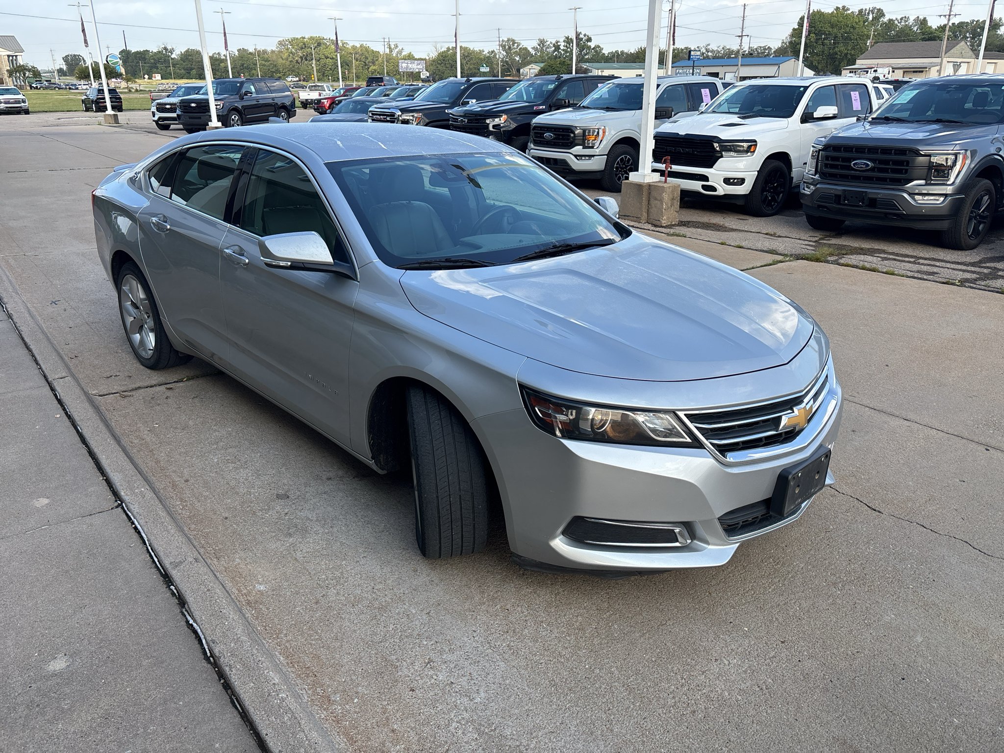 Used 2017 Silver Ice Metallic Chevrolet LT image 6