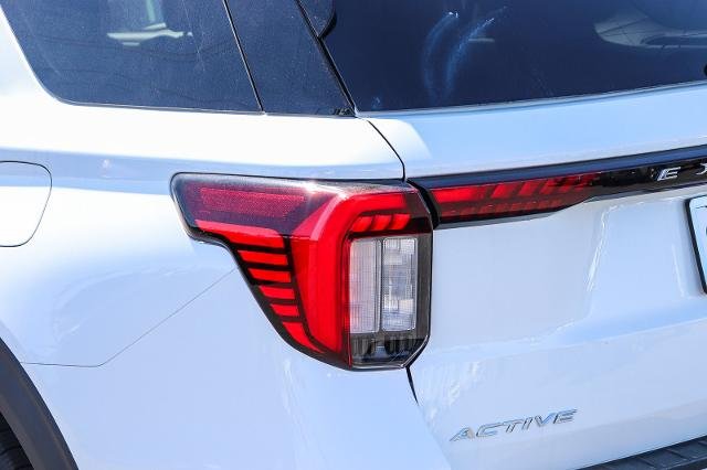 New 2026 Star White Metallic Tri-Coat Ford Active image 7