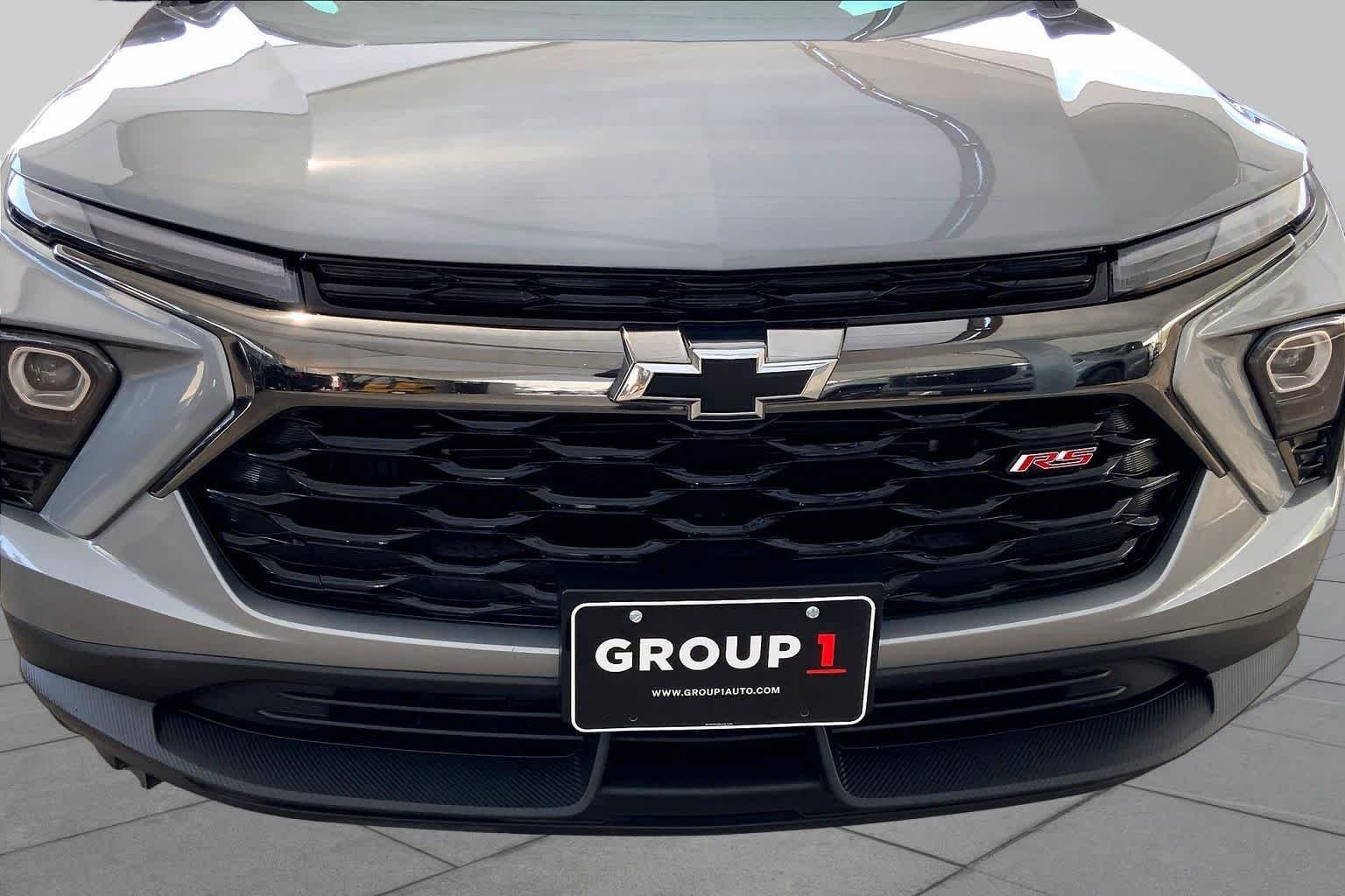 Used 2025 Sterling Gray Metallic Chevrolet RS image 30