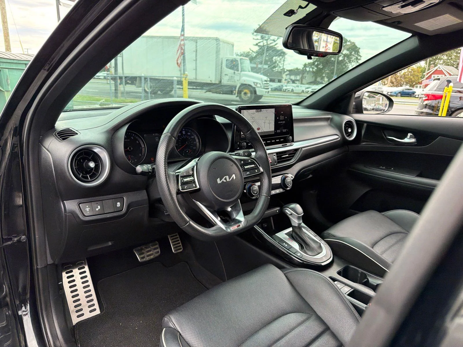 2024 Kia Forte GT-Line - Photo 18