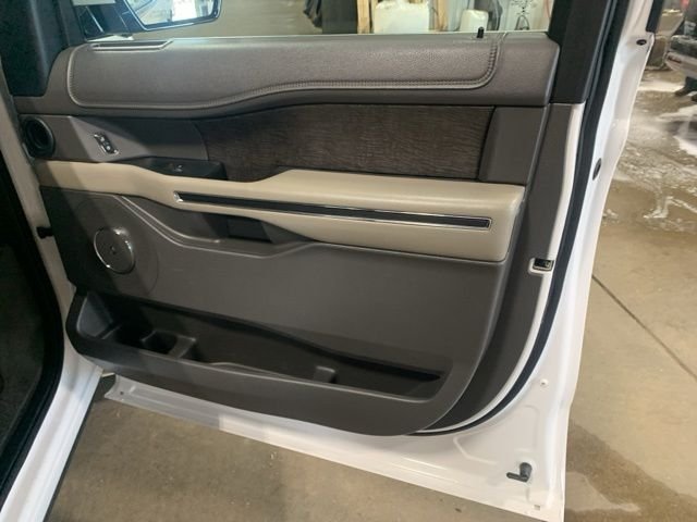 Used 2018 White Ford Limited image 25