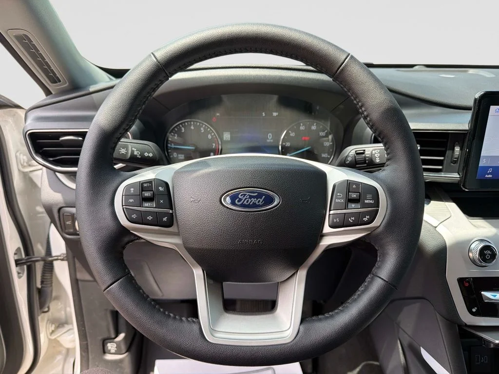 Used 2024 White Ford XLT image 32