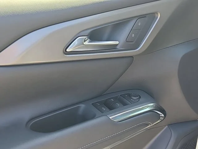 New 2026 Summit White Chevrolet LT image 21