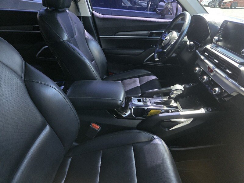 Used 2020 White Kia S image 5