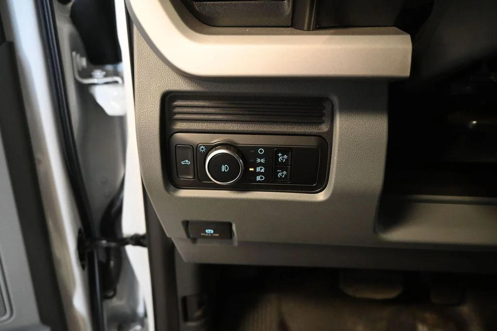 New 2026 Oxford White Ford XL image 14