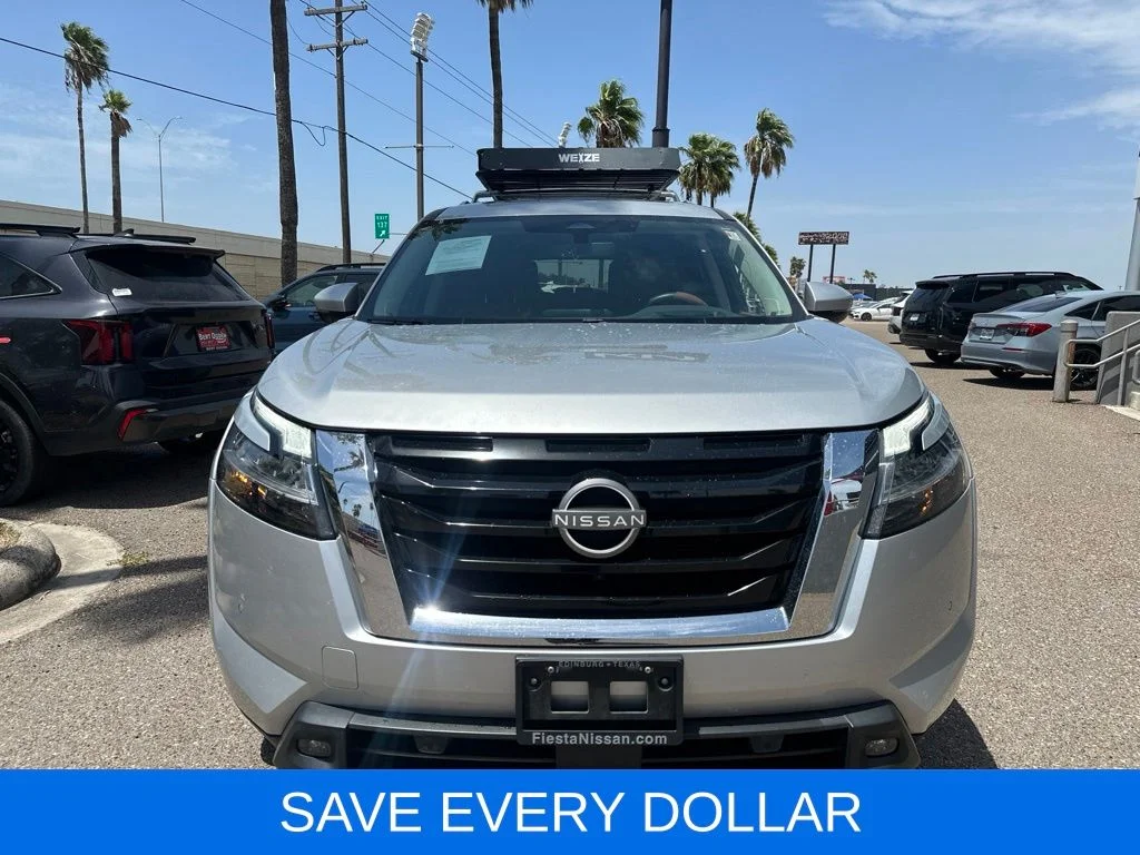 Used 2023 Silver Nissan Platinum image 2