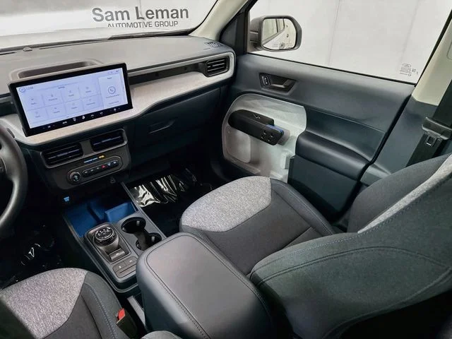 Used 2025 White Metallic Ford XLT image 21