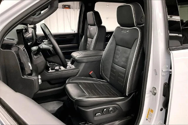Used 2025 Summit White GMC AT4X image 24
